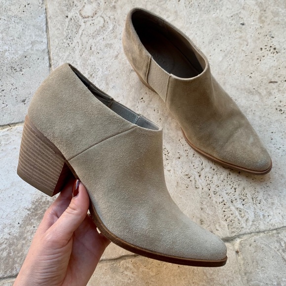 VINCE Suede Hamilton Chelsea Ankle Bootie in Clay 6.5 - Picture 3 of 16